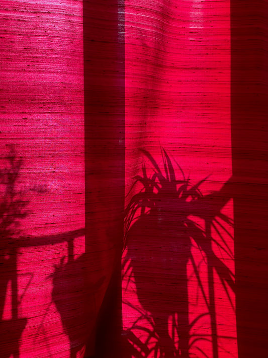"Curtain" Rouge, Silk