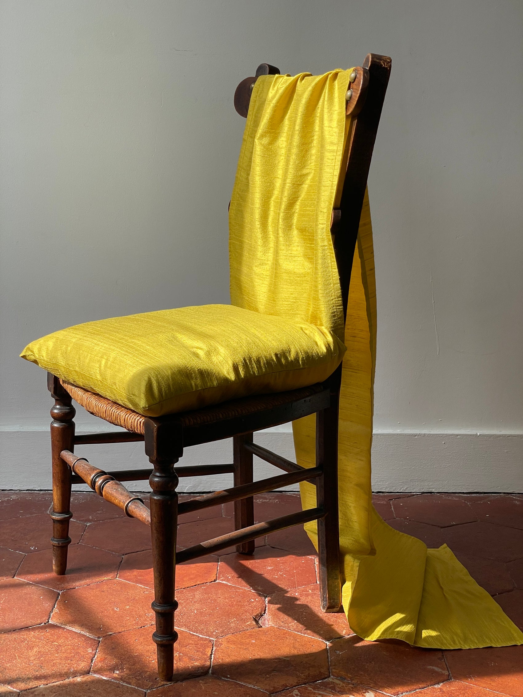 "Draped Dining Pillow" Golden, Silk