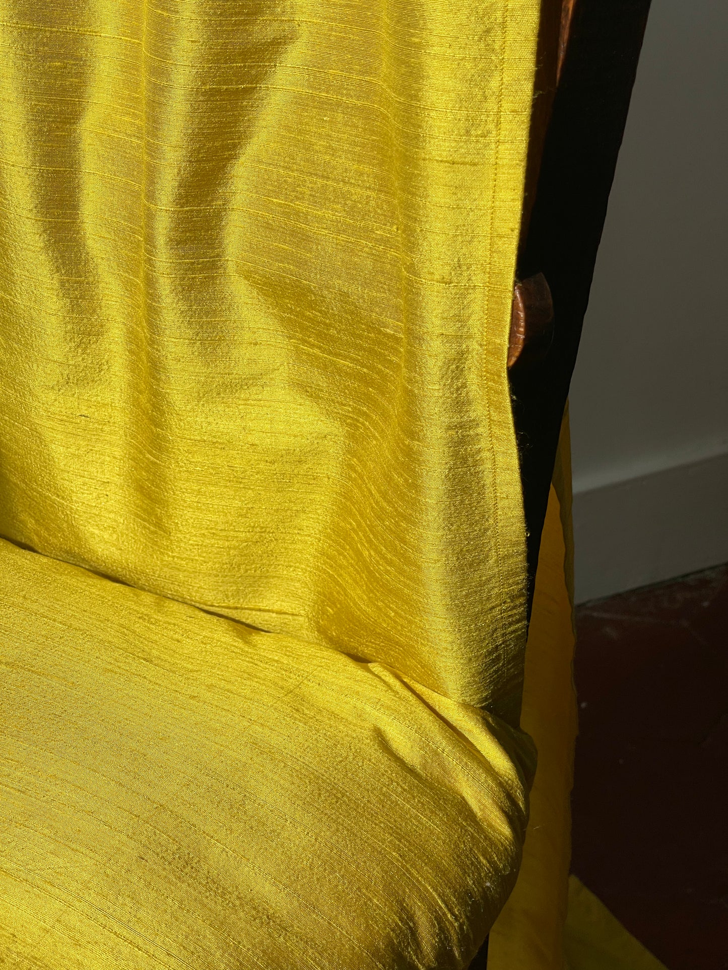"Draped Dining Pillow" Golden, Silk