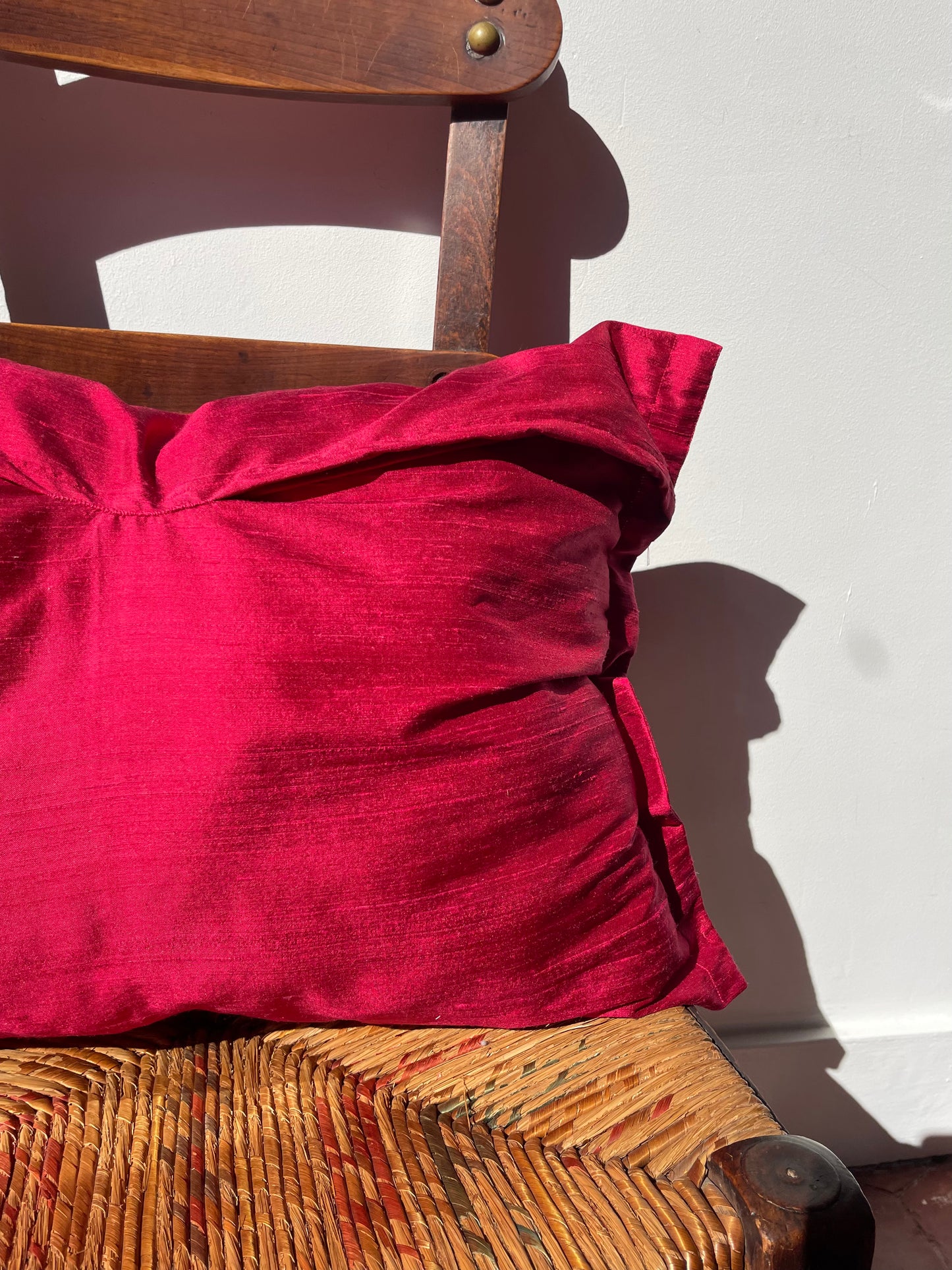 "Sac Pillow" Rouge, Silk