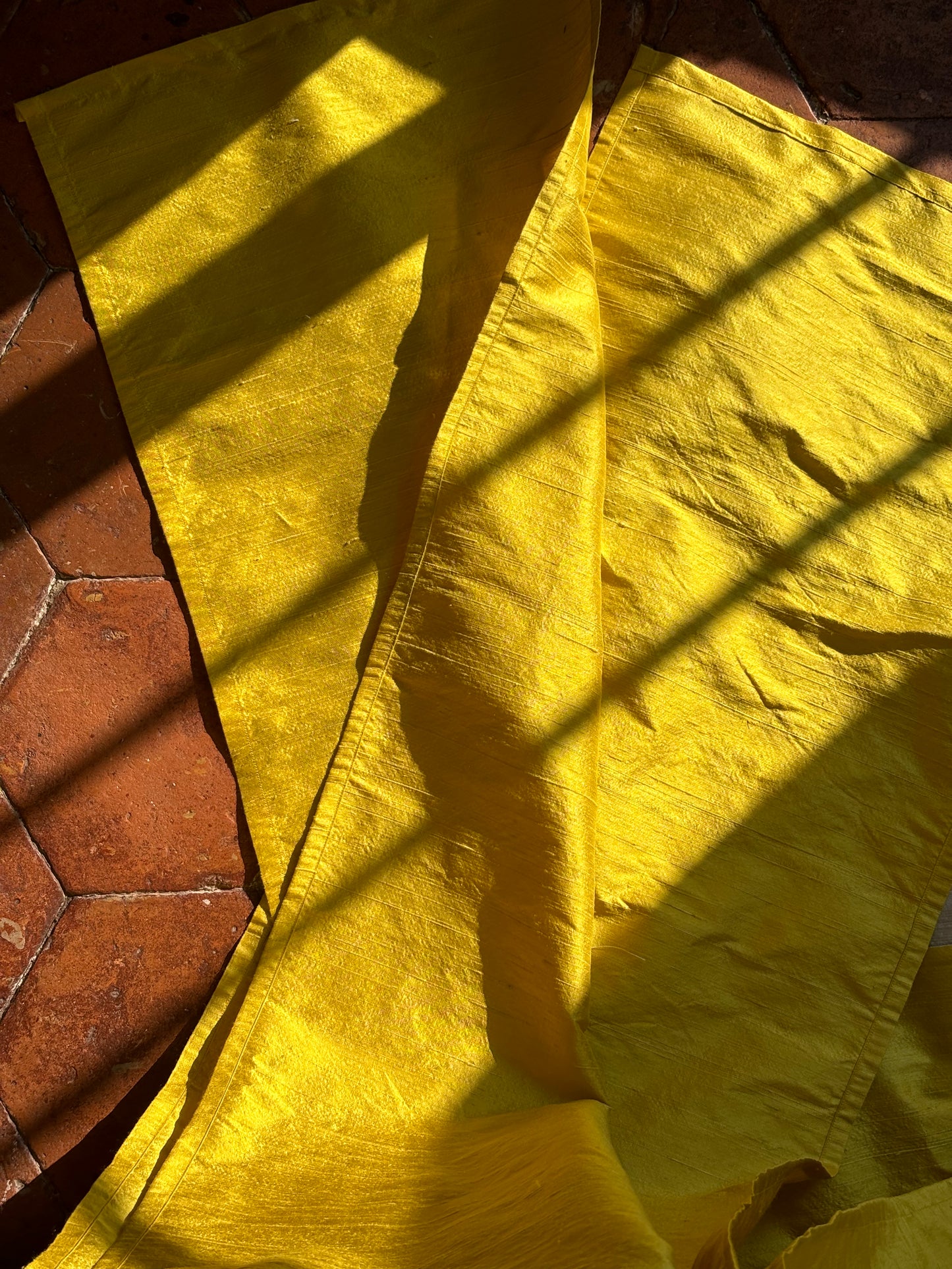 "Draped Dining Pillow" Golden, Silk